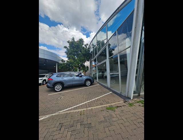 1,842M² SHOWROOM TO LET IN BRUMA